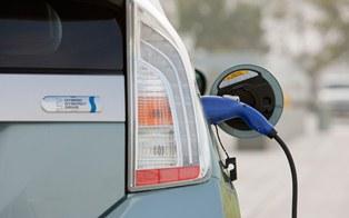 Alternative Fuels Data Center: How Do Plug-In Hybrid Electric Cars