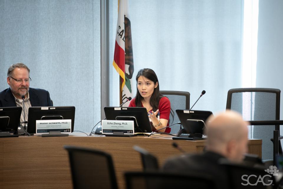 Two panelists present on demographic trends at the 2024 Southern California Demographic Workshop.