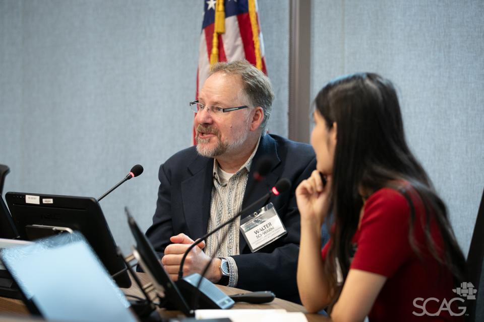 Two panelists present on demographic trends at the 2024 Southern California Demographic Workshop.