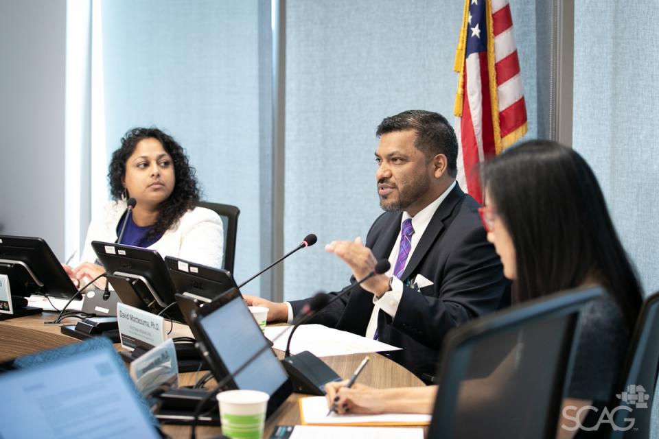 Three panelists present on demographic trends at the 2024 Southern California Demographic Workshop.