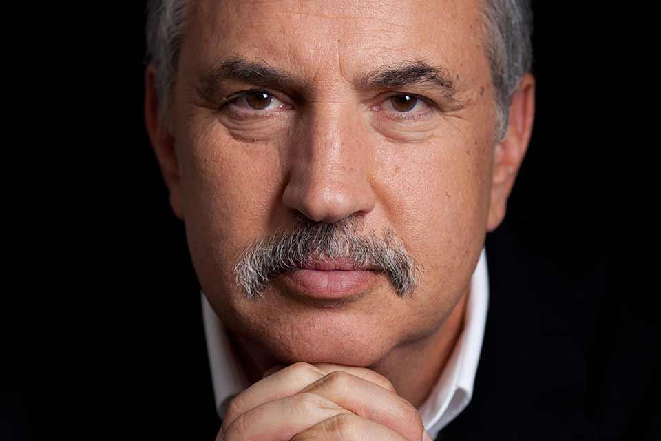 Image of three-time Pulitzer Prize winner and New York Times columnist Tom Friedman
